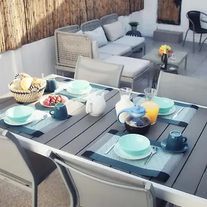 Hébergement de vacances - Private Spacious Sunlit Patio, Olhão